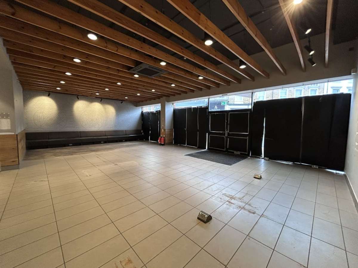 Retail/Shop in Bournemouth - photo 4