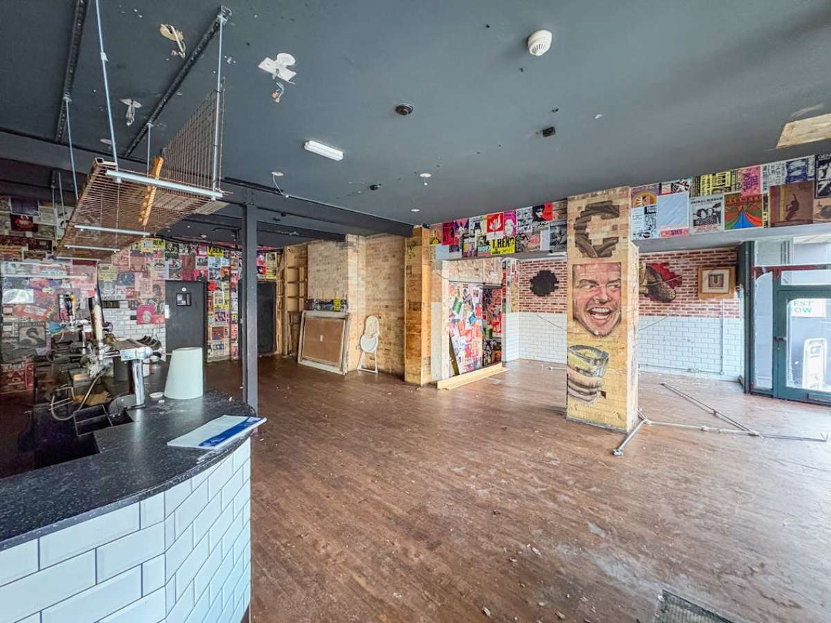 Retail/Shop in Poole - photo 2