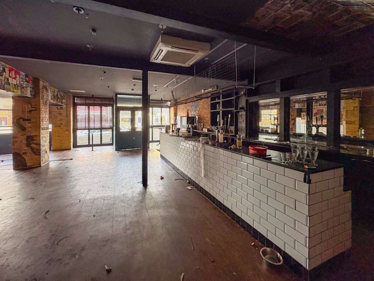 Retail/Shop in Poole - photo 4