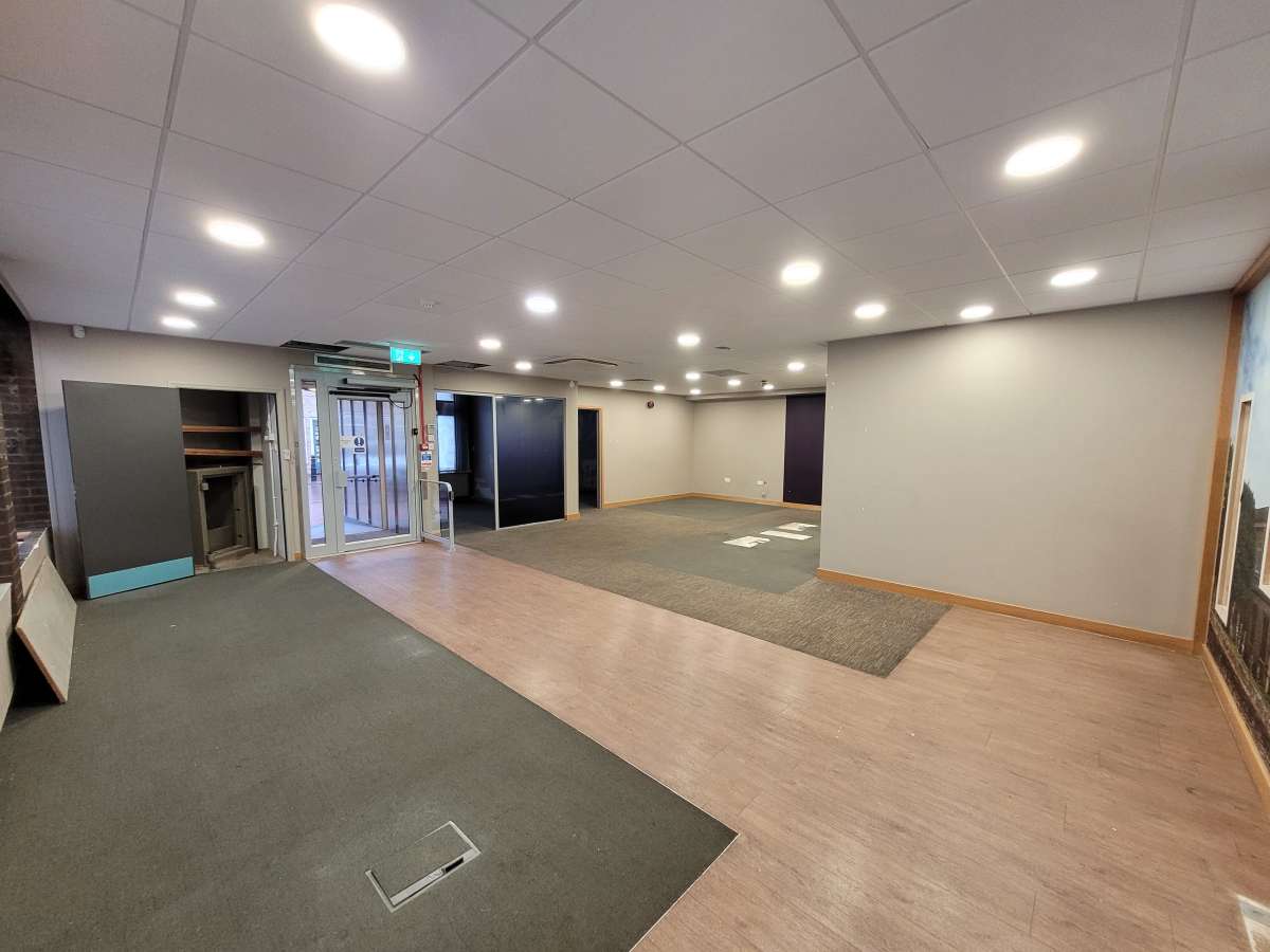 Retail/Shop in Ely - photo 2