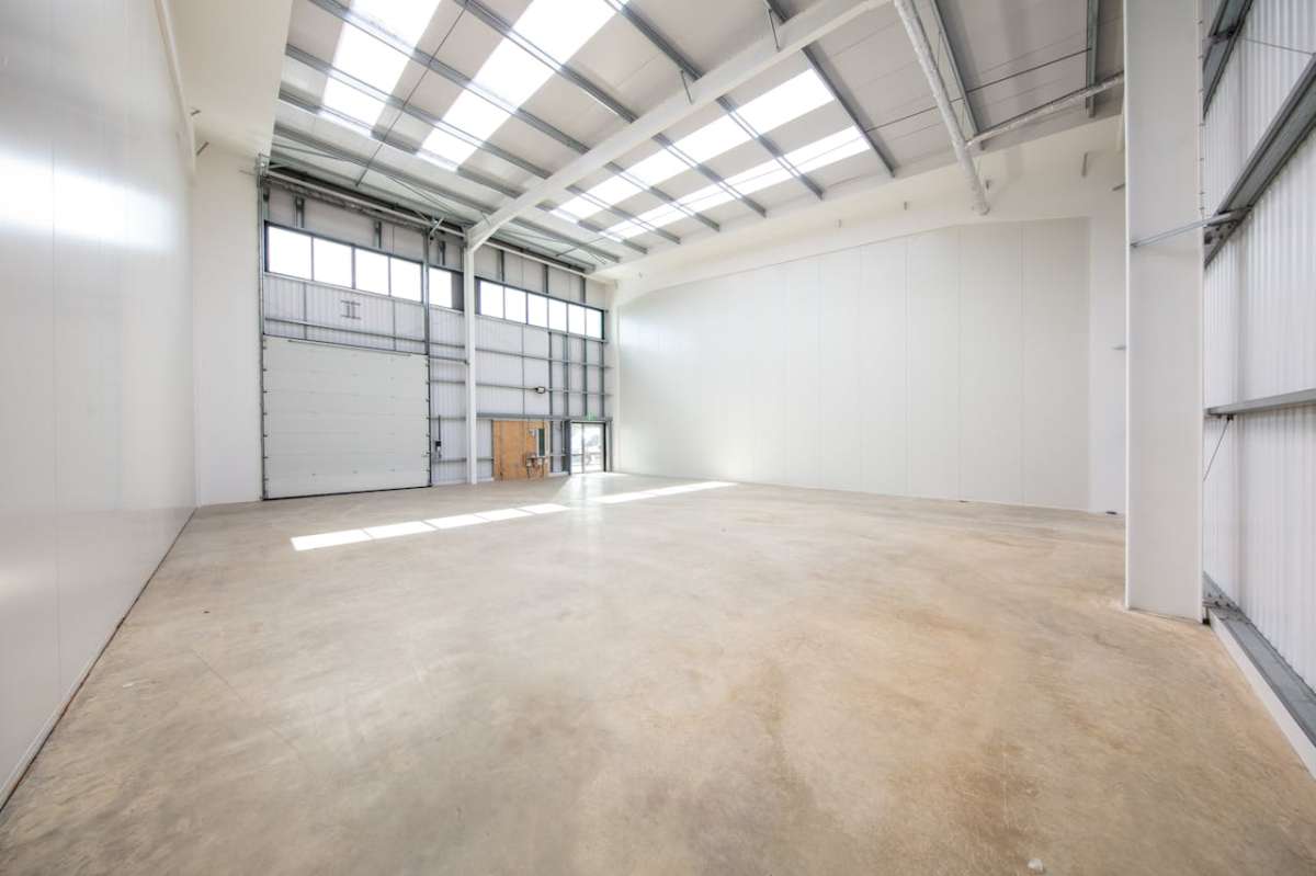 Retail/Shop in Wimborne - photo 2