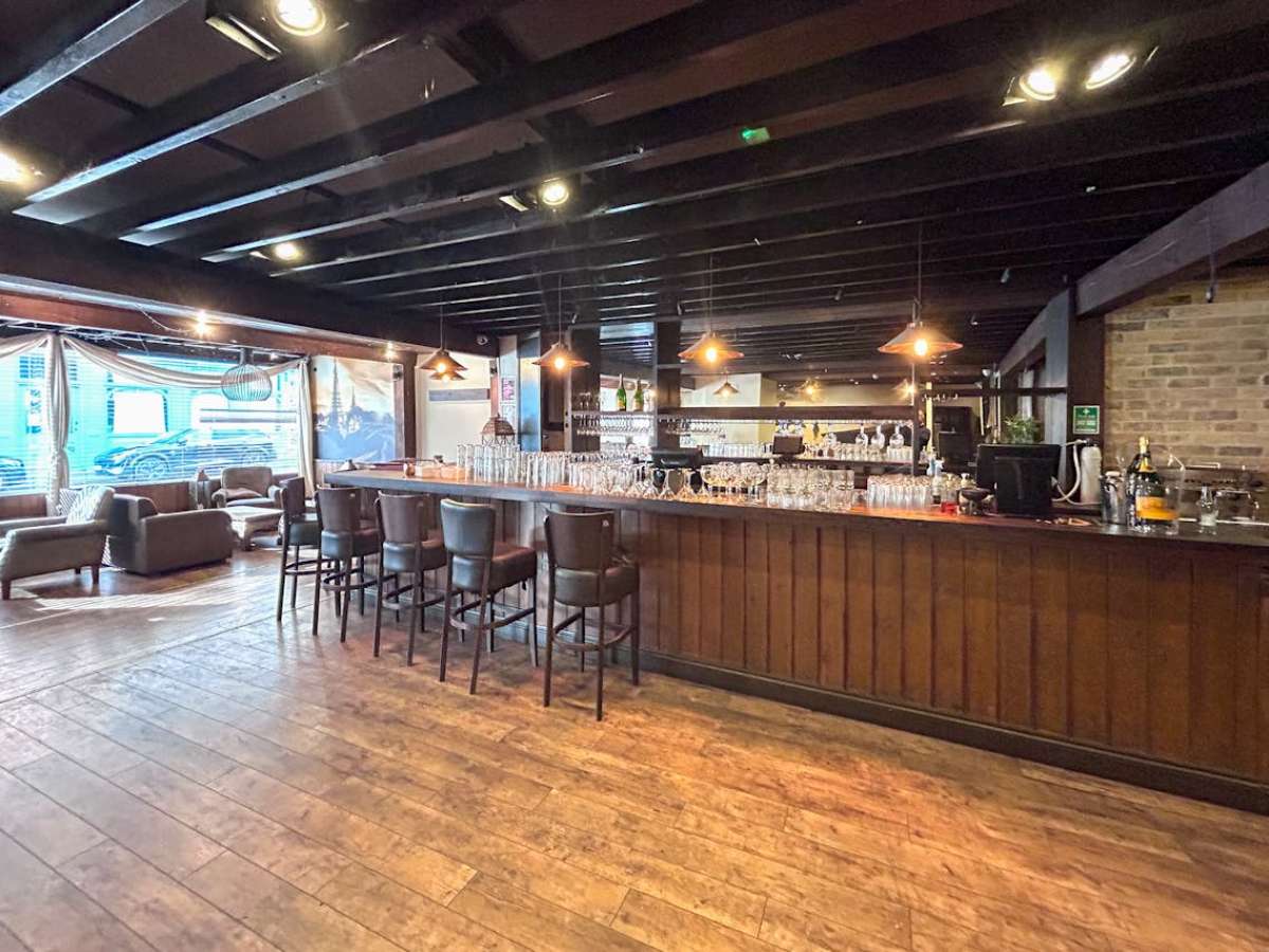 Retail/Shop in Bournemouth - photo 3