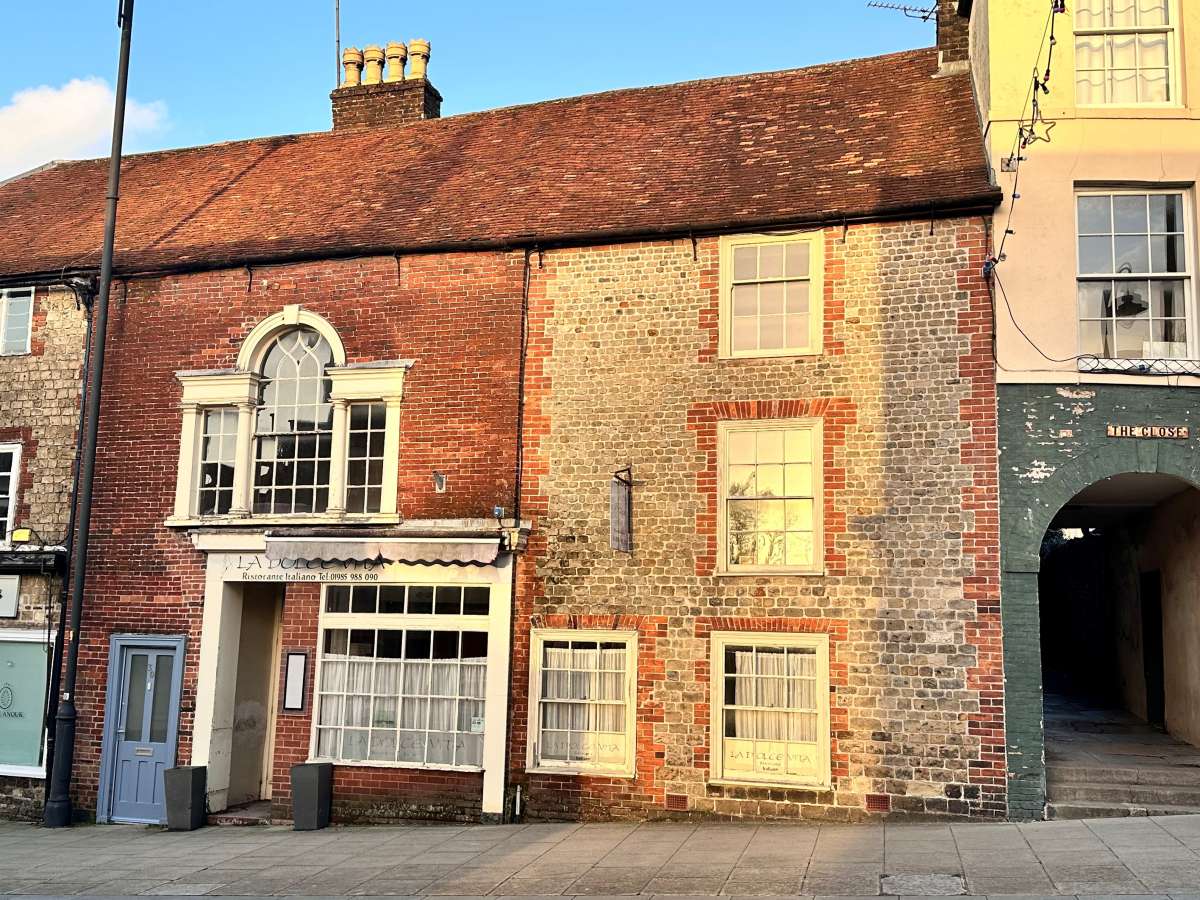 Retail/Shop in Warminster - photo 2