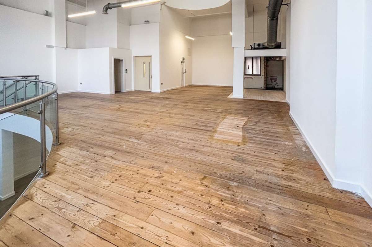 Retail/Shop in Bournemouth - photo 4