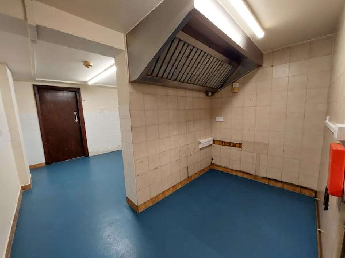 Retail/Shop in Swadlincote - photo 2