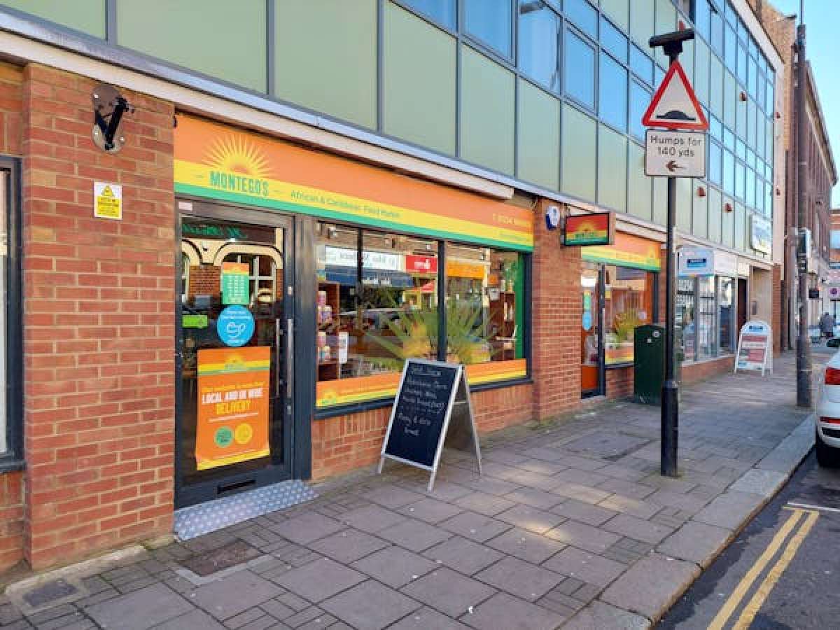 Retail/Shop in Bedford - photo 2