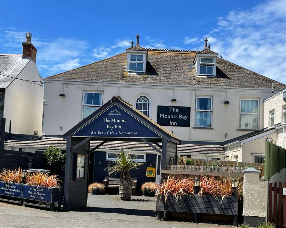Retail in MULLION