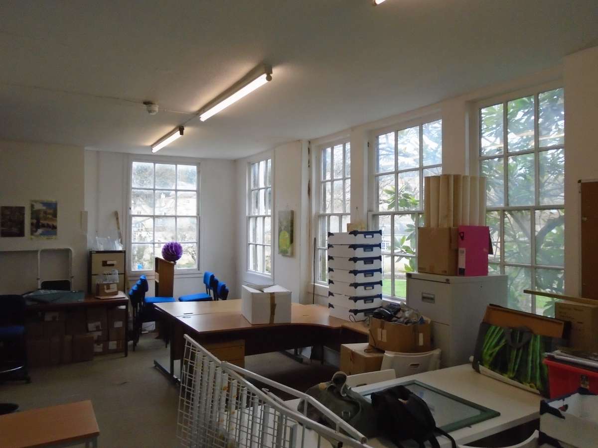 Retail/Shop in Bradford On Avon - photo 4