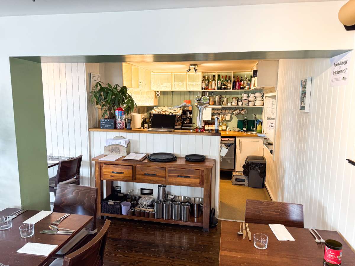 Retail/Shop in Porthleven - photo 4