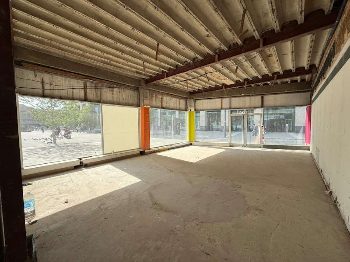 Retail/Shop in Woking - photo 3