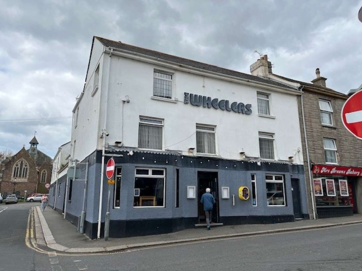 Retail in Torpoint