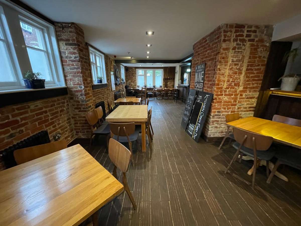 Retail/Shop in Fordingbridge - photo 4