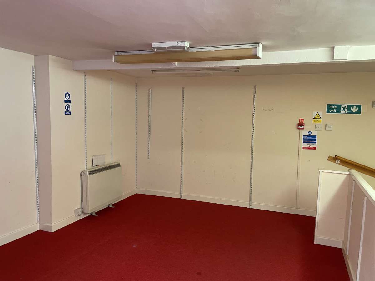 Retail/Shop in Barnstaple - photo 4