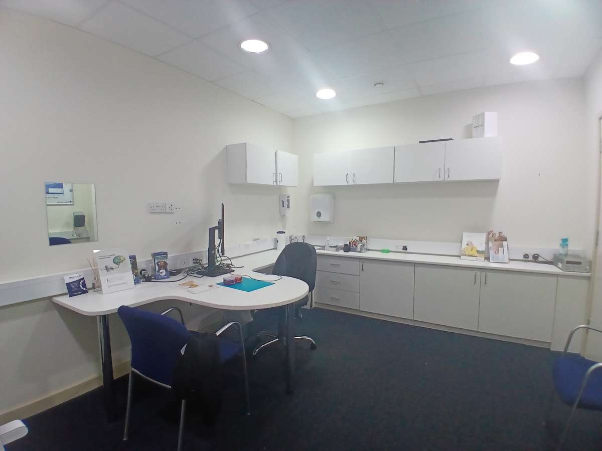 Retail/Shop in Leeds - photo 4