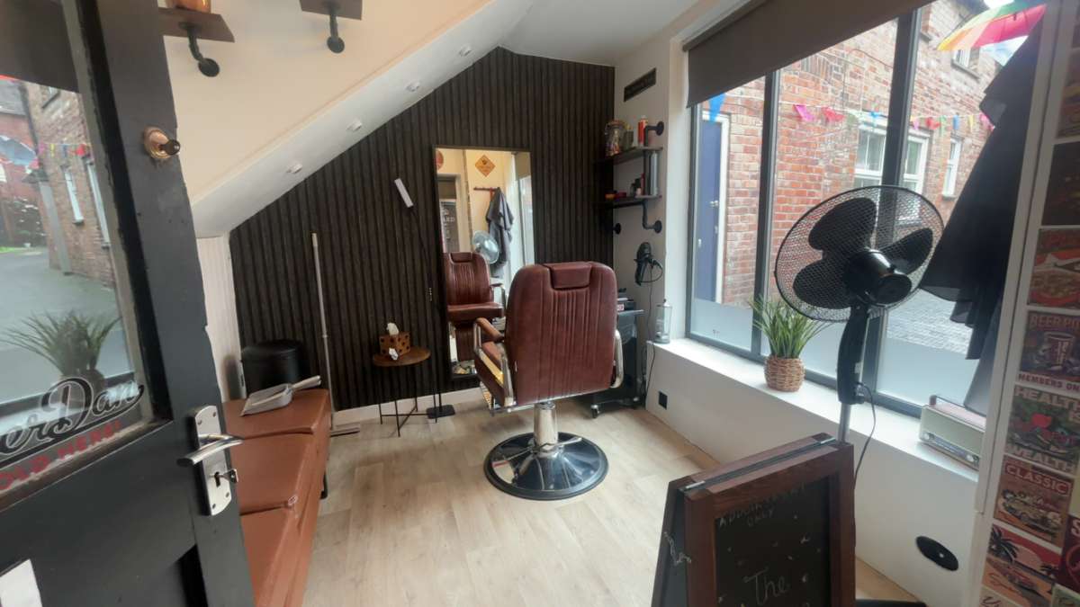 Retail/Shop in Hinckley - photo 2