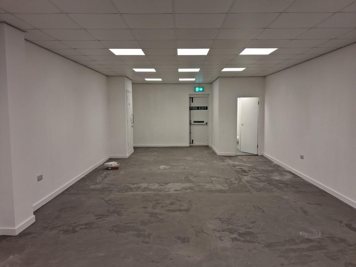 Retail/Shop in Sutton Coldfield - photo 3