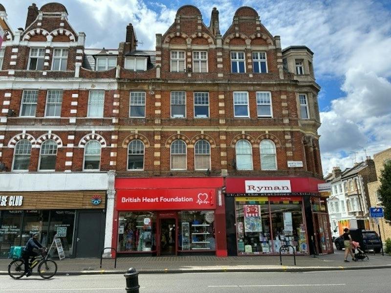 Retail/Shop in London - photo 4