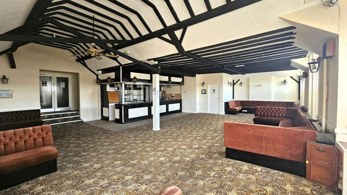 Retail/Shop in Bournemouth - photo 3
