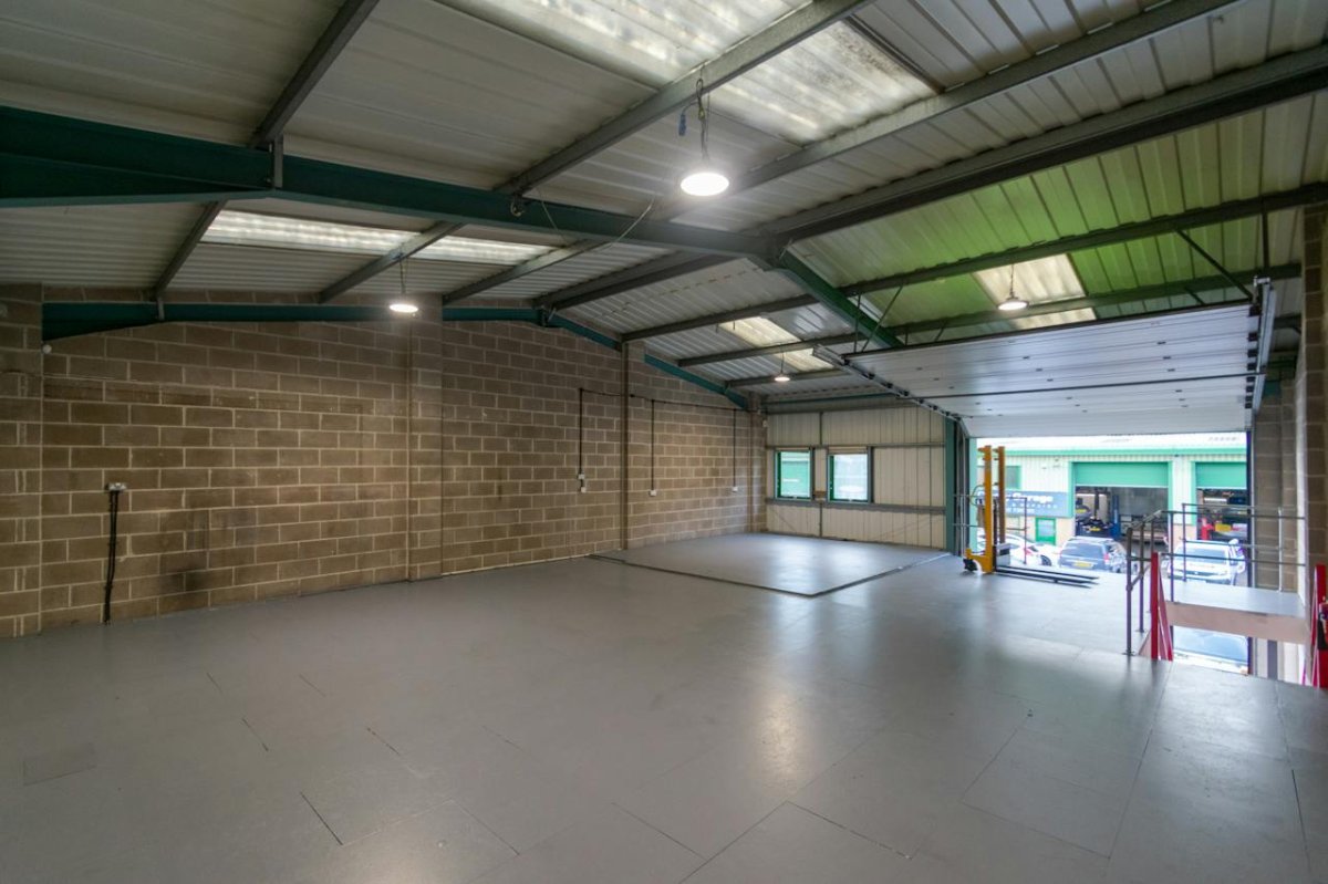 Retail/Shop in Poole - photo 4
