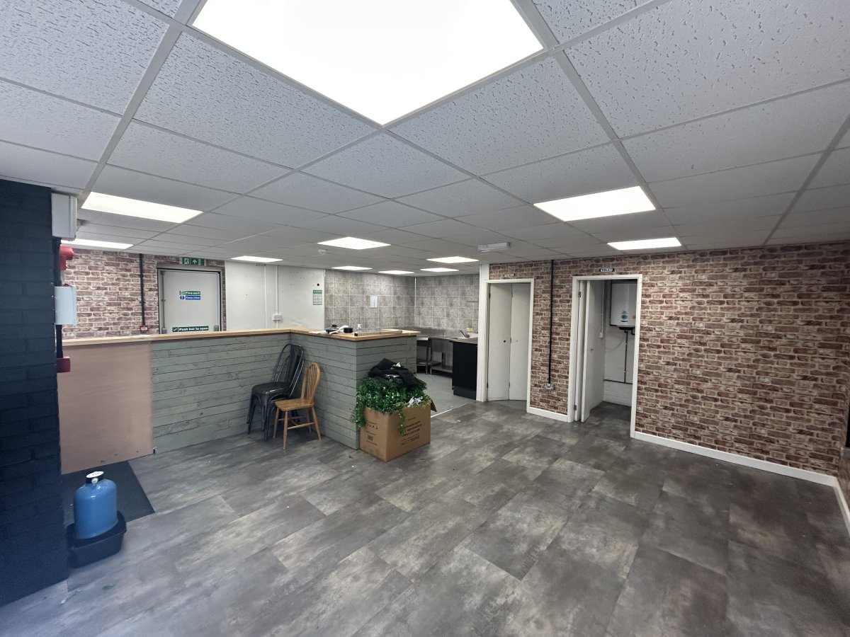 Retail/Shop in Stourbridge - photo 2
