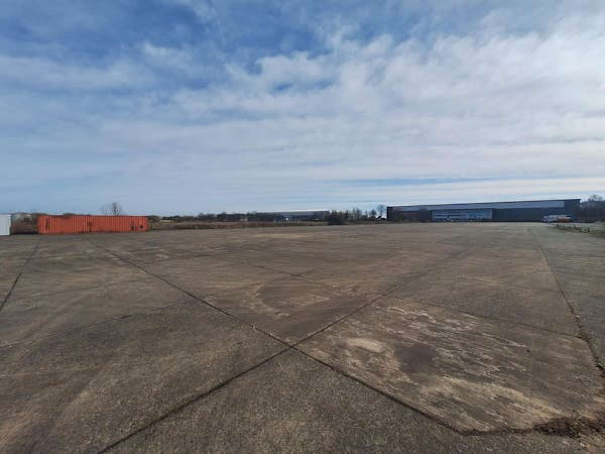 Storage in Ellesmere Port - photo 2