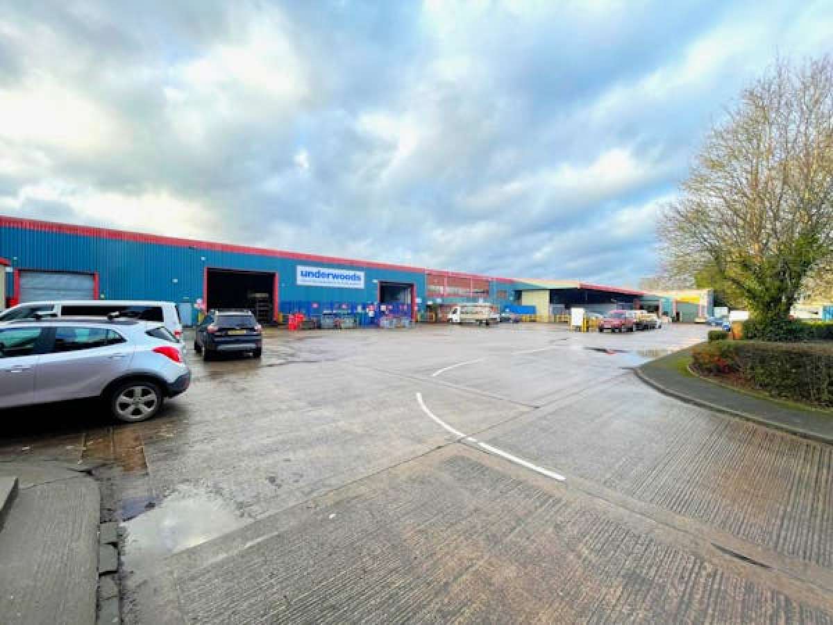 The Steel Centre is prominently located on Wainwright Road, close to J6 of the M5. in Worcester - photo 2
